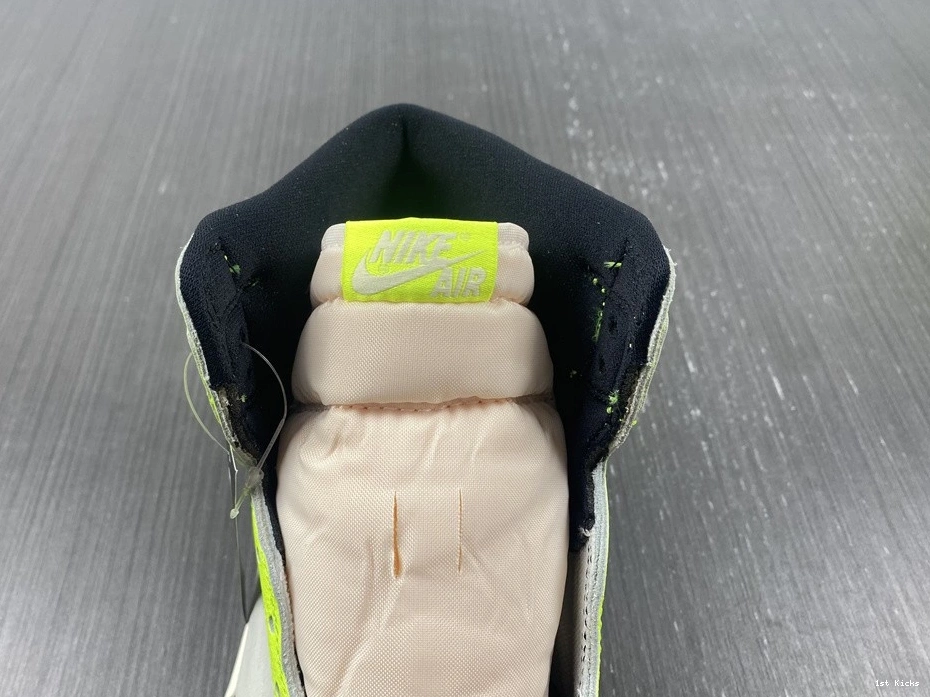 Retro 1 Volt 555088-702 OG Jordan Visionaire High Air 1111